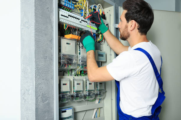 Best Circuit Breaker Repair  in East Williston, NY